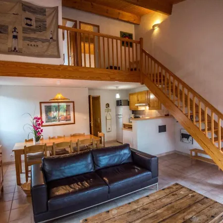 Detached With Terrace In Сasa de vacaciones