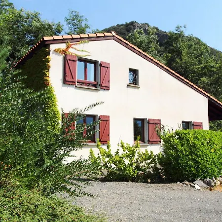 Detached With Terrace In Сasa de vacaciones